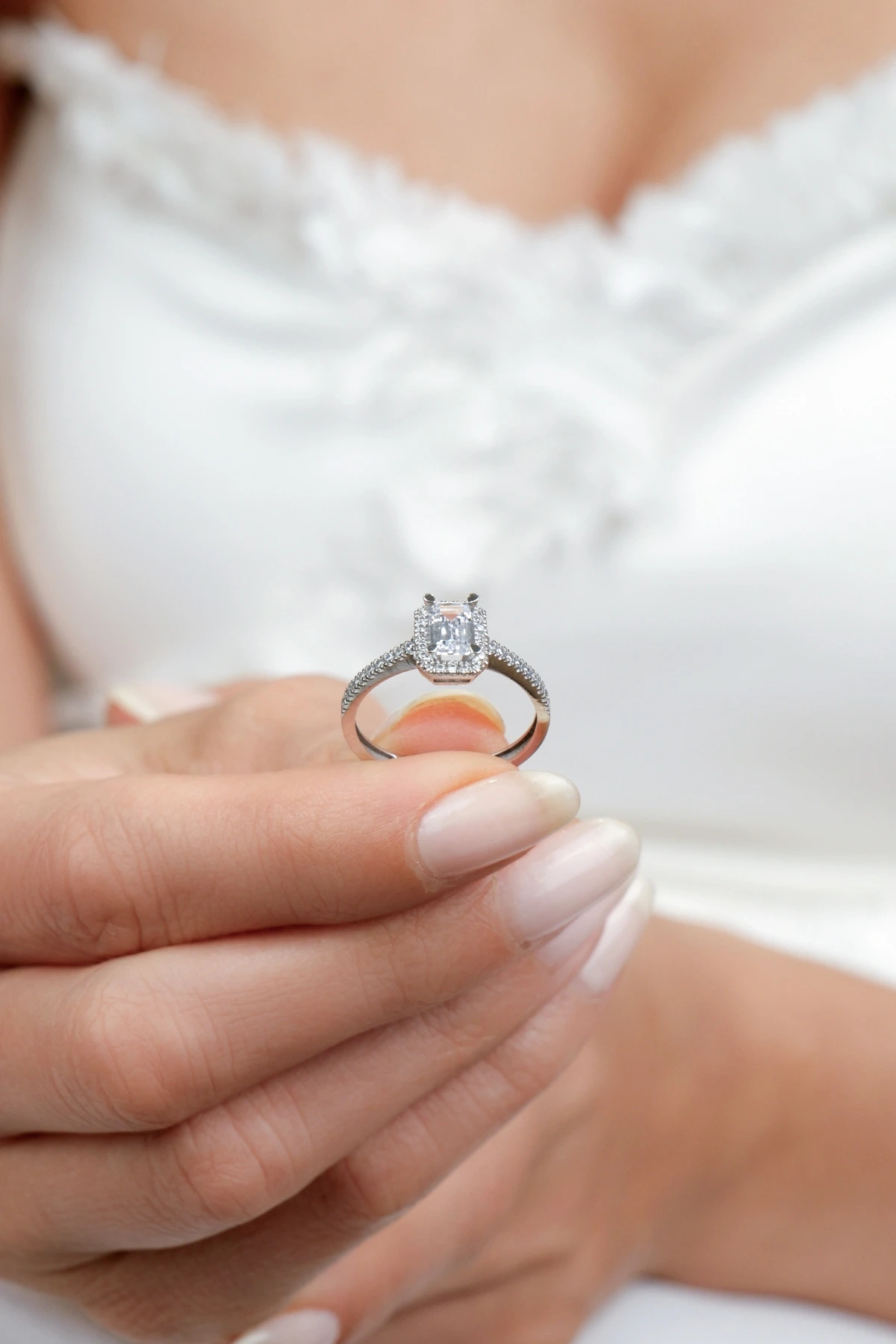 Asil 14 Ayar Tek Taş Emerald Kesim Altın Yüzük YZK3528