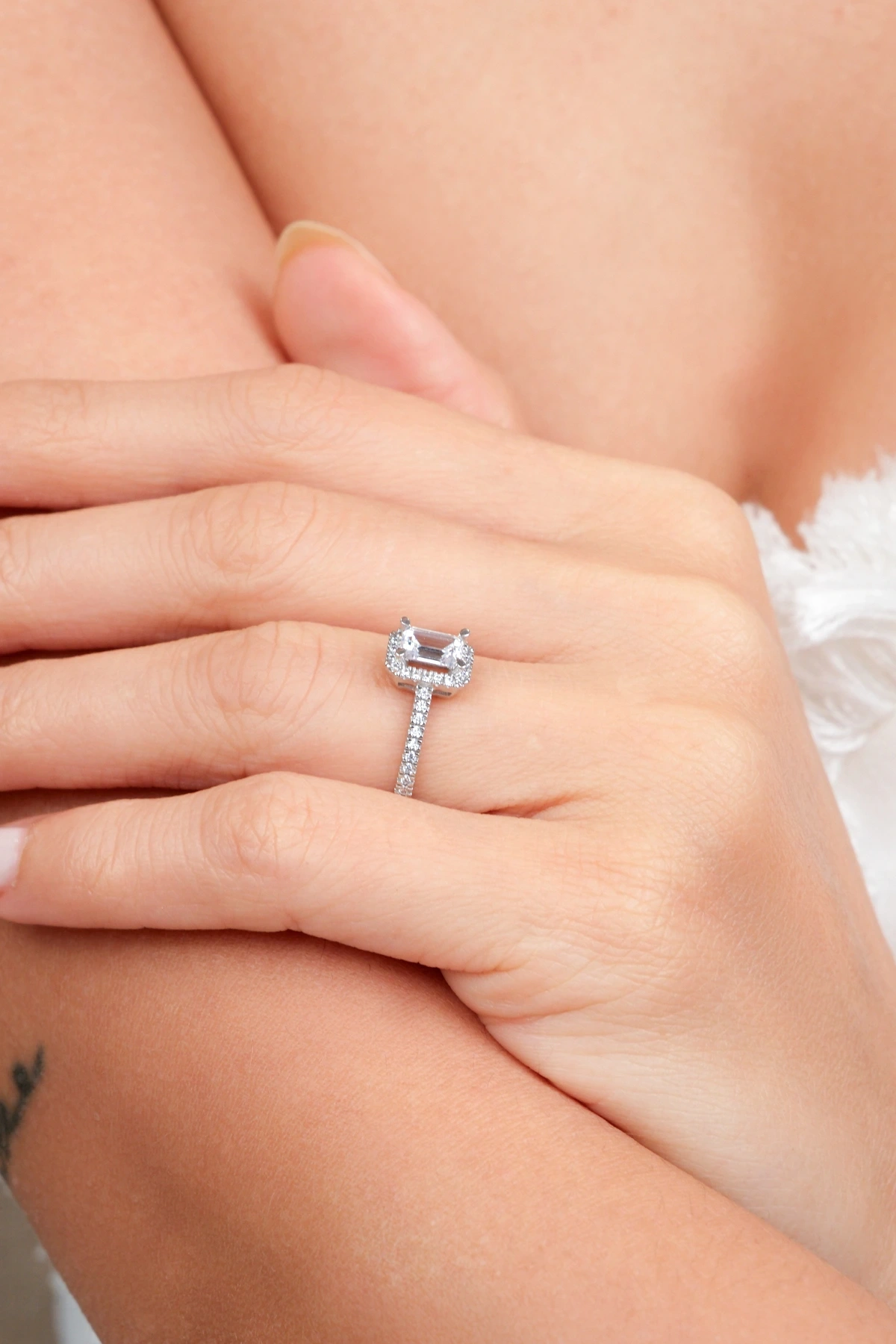 Asil 14 Ayar Tek Taş Emerald Kesim Altın Yüzük YZK3528