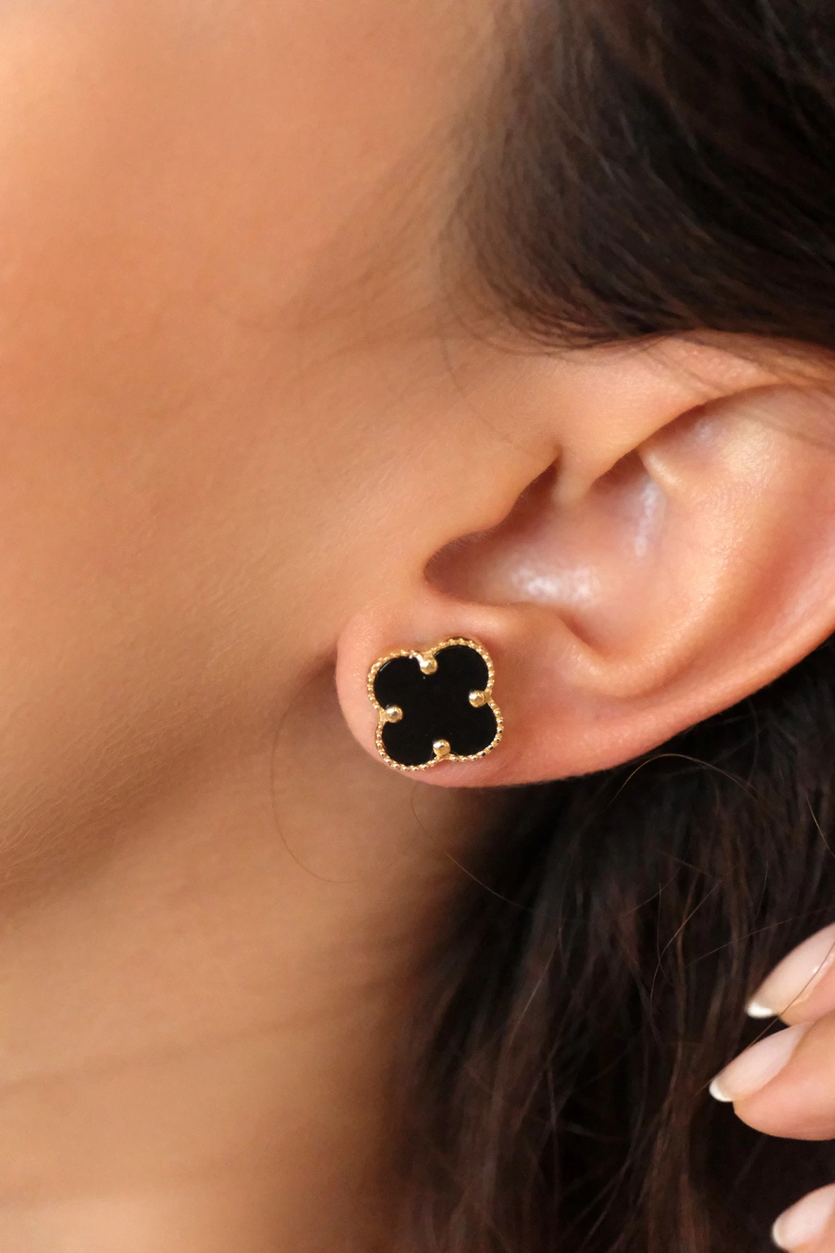 Asil 14 Ayar Yonca Siyah Taşlı Çivi Altın Küpe KP4277