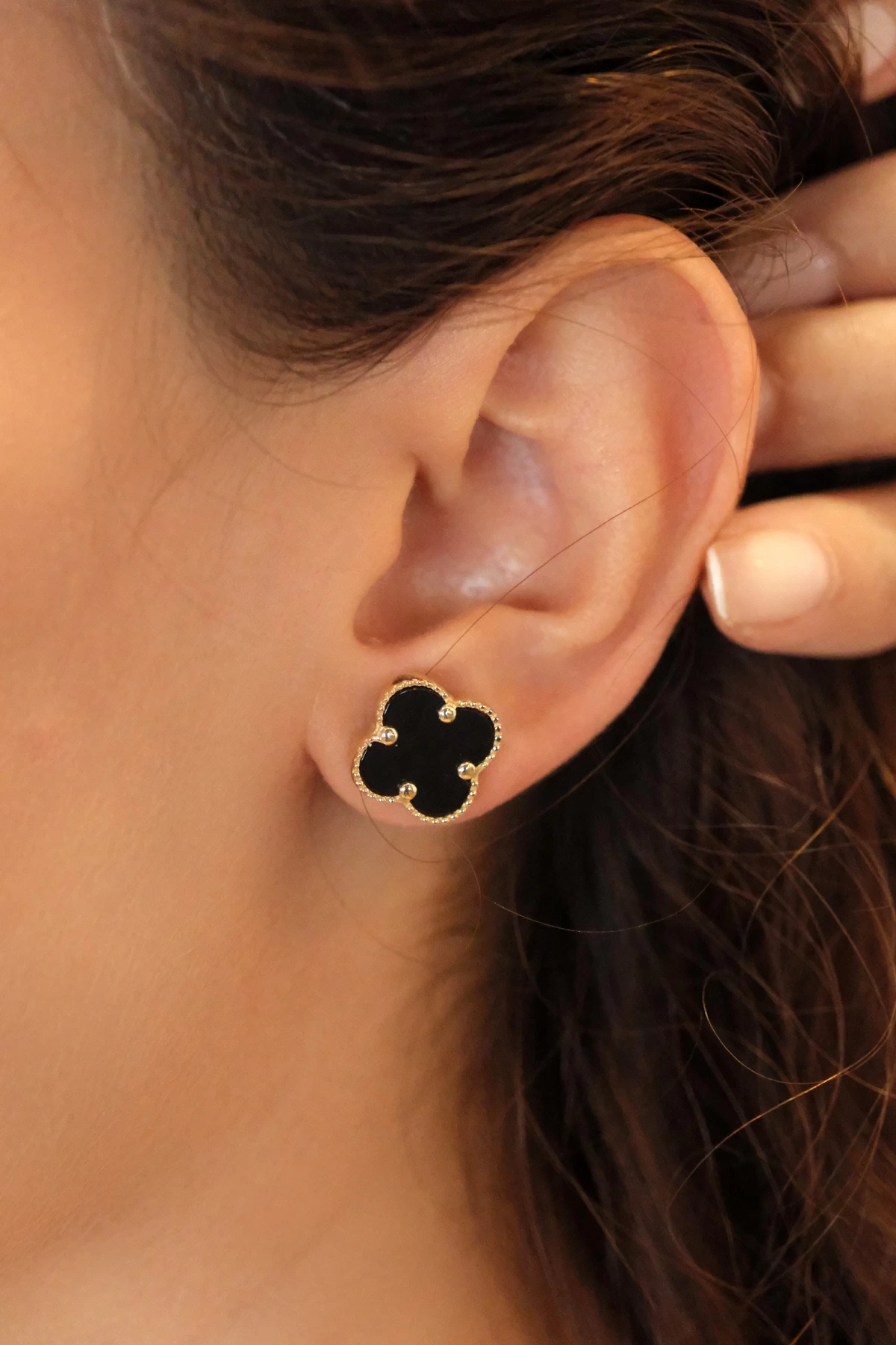 Asil 14 Ayar Yonca Siyah Taşlı Çivi Altın Küpe KP4277