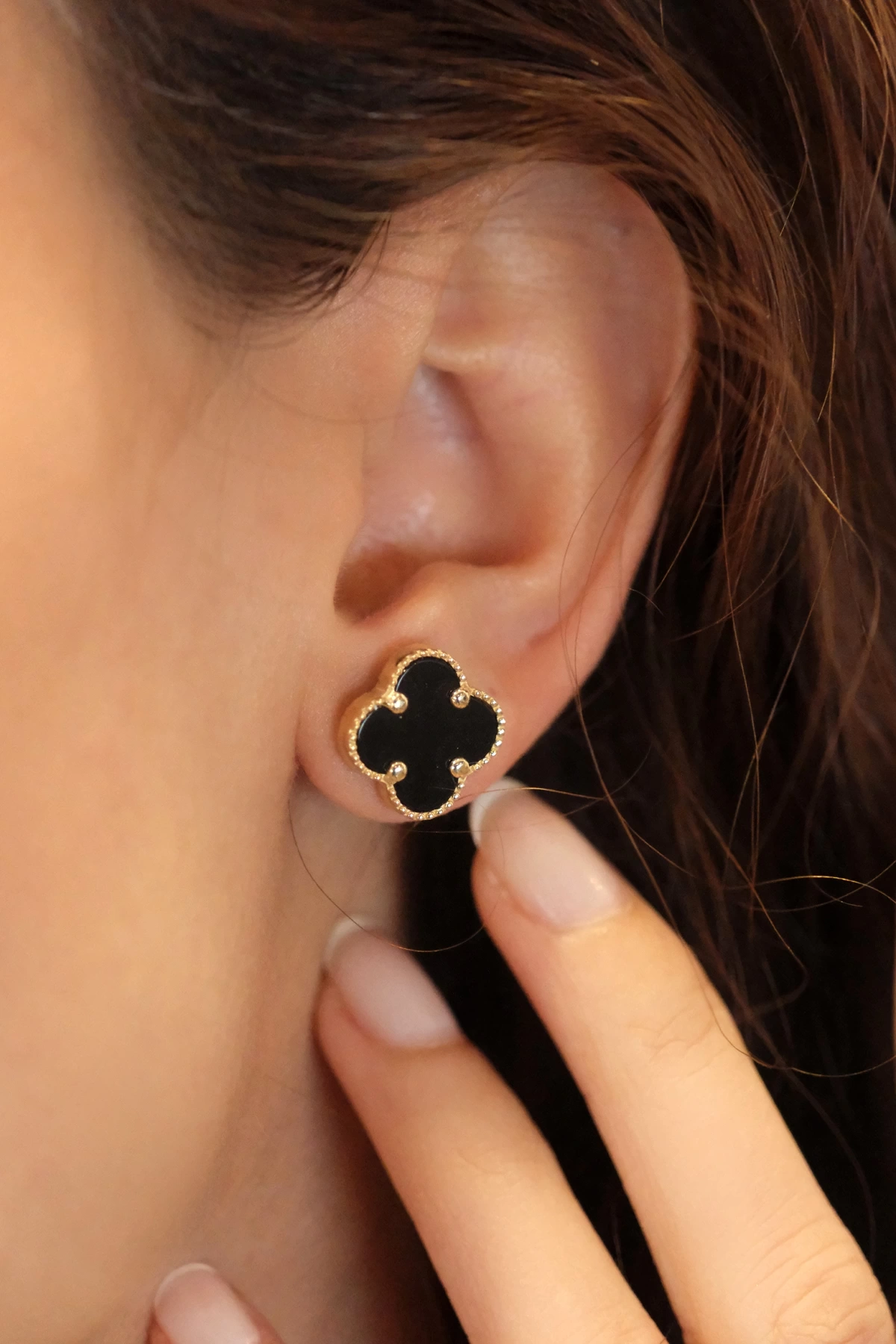 Asil 14 Ayar Yonca Siyah Taşlı Çivi Altın Küpe KP4277