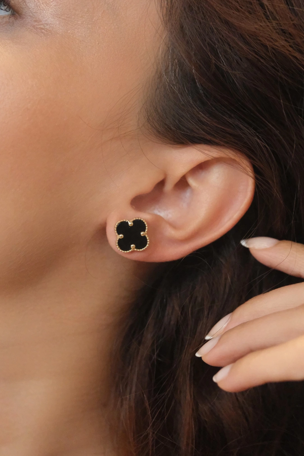 Asil 14 Ayar Yonca Siyah Taşlı Çivi Altın Küpe KP4277