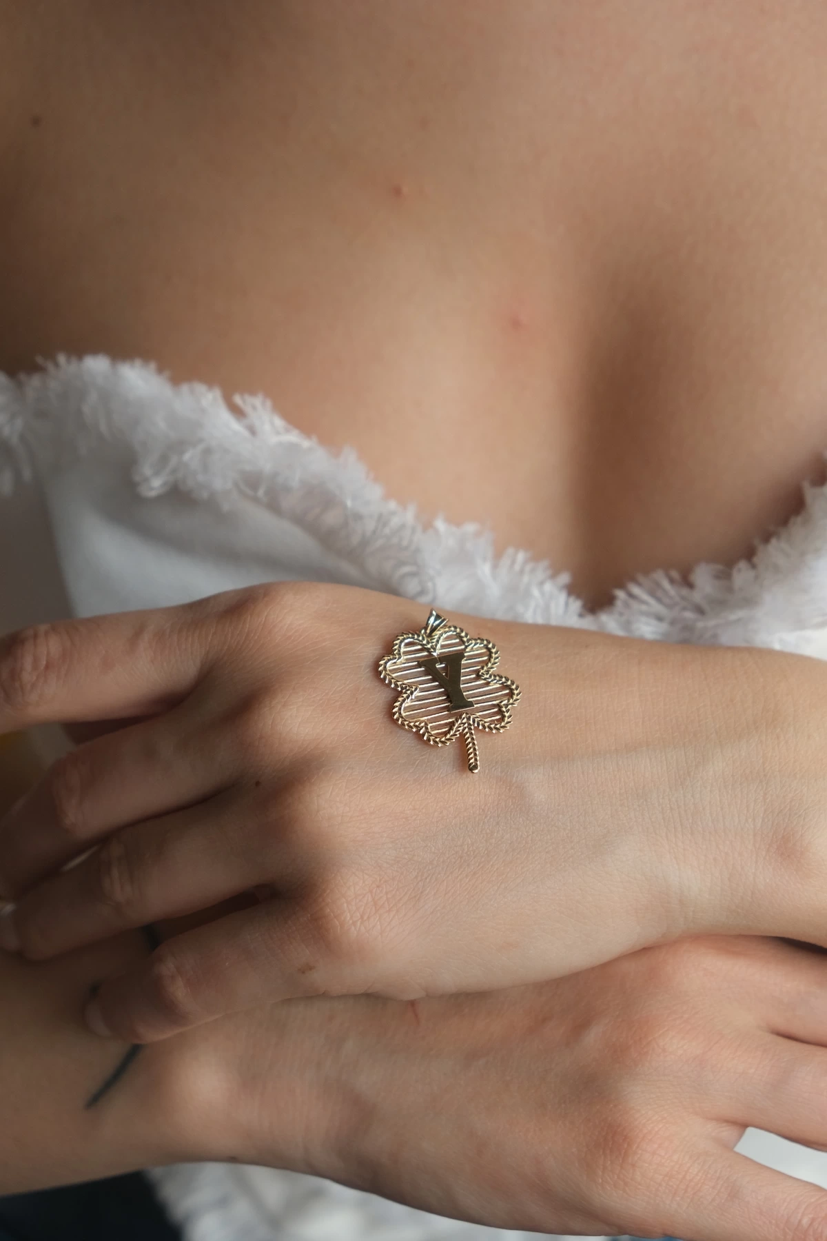 Asil 14 Ayar Yoncalı Y Harf Altın Kolye Ucu KLU1355