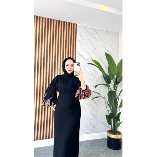 Balon Kollu Nakışlı Elbise