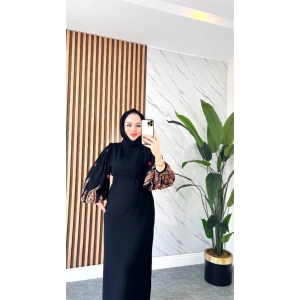 Balon Kollu Nakışlı Elbise