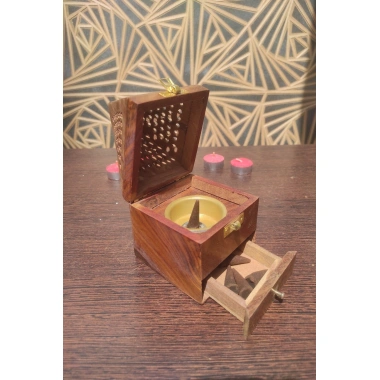 Çekmeceli Konik Piramit Tütsülük