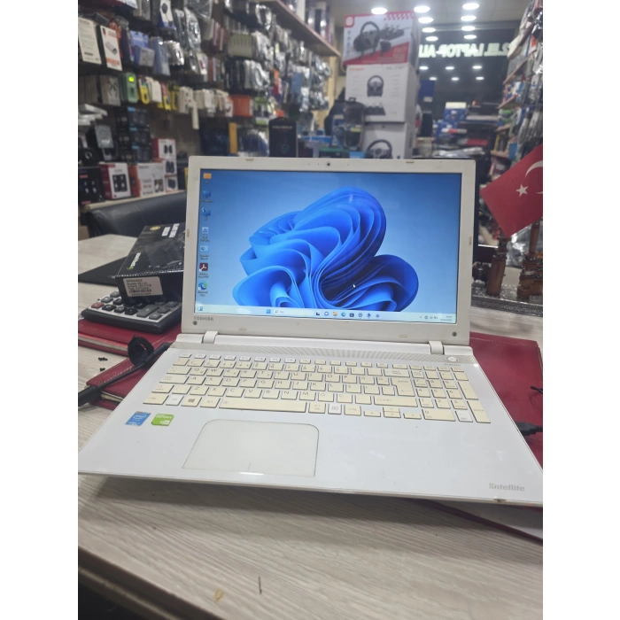 TOSHIBA SATELLİTE L-50-C-17K İ5
