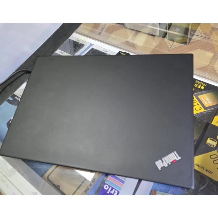 LENOVO THİNKPAD X280 İ5 8.NESİL 8GB RAM 256GB