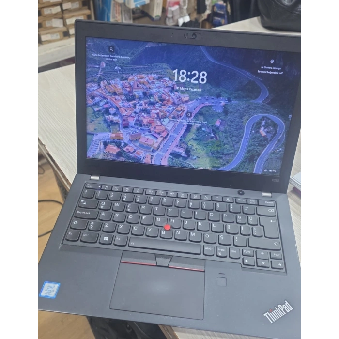 LENOVO THİNKPAD X280 İ5 8.NESİL 8GB RAM 256GB