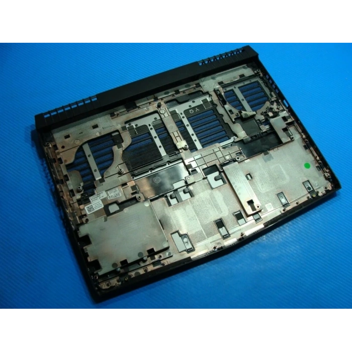 Dell Alienware 15 R3 Alt Kasa Kapaklı