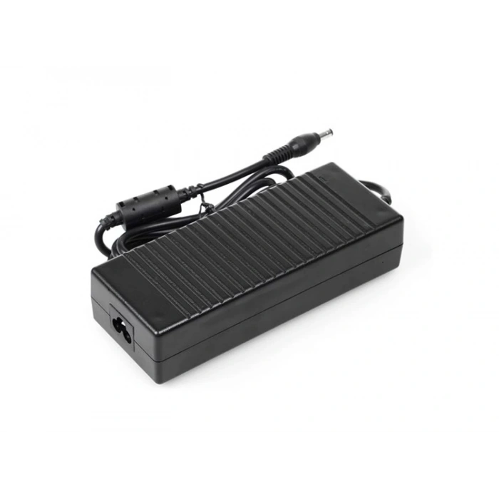 Monster 19V 6.3A 5.5*2.5 Adaptör