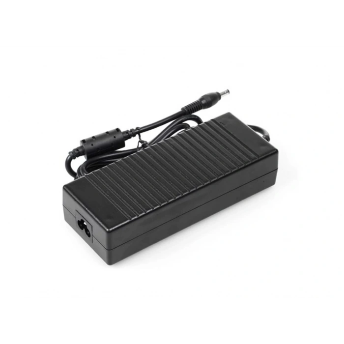 TOSHİBA 19V 6.3A 5.5*2.5 ADAPTÖR