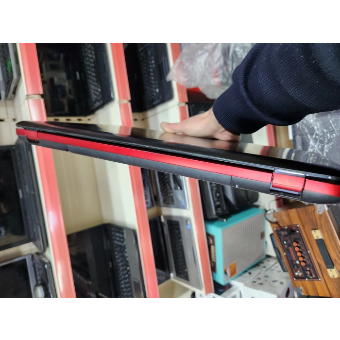 TOSHIBA QOSMİO X70 CORE İ7 4720HQ 2.6GHZ-16GB-512GB SSD-2GB-17.3-W10 NOTEBOOK