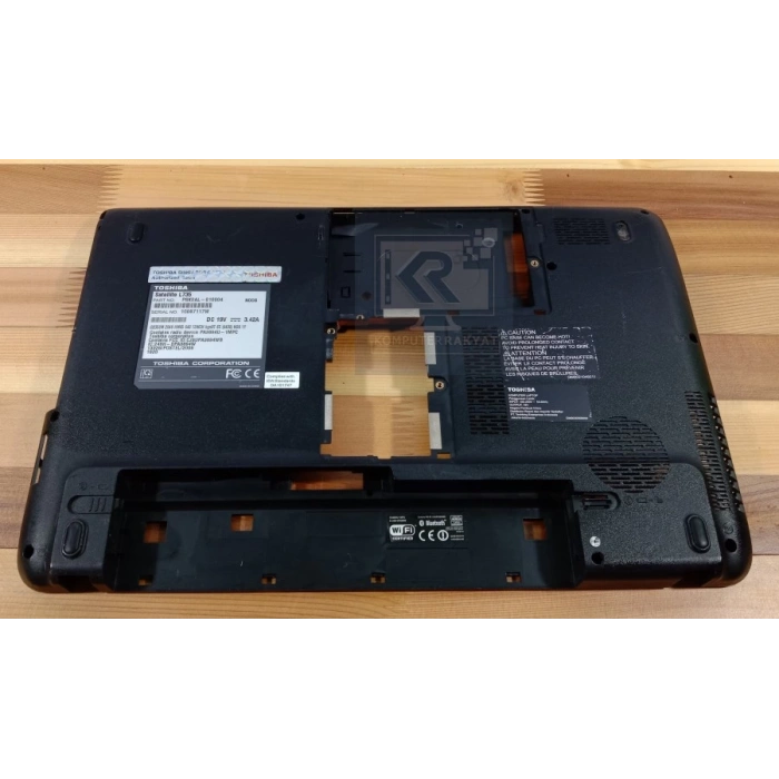 Toshiba Satellite L735-138 Alt Kasa