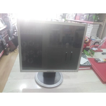 SAMSUNG 740N 17 KARE MONİTÖR
