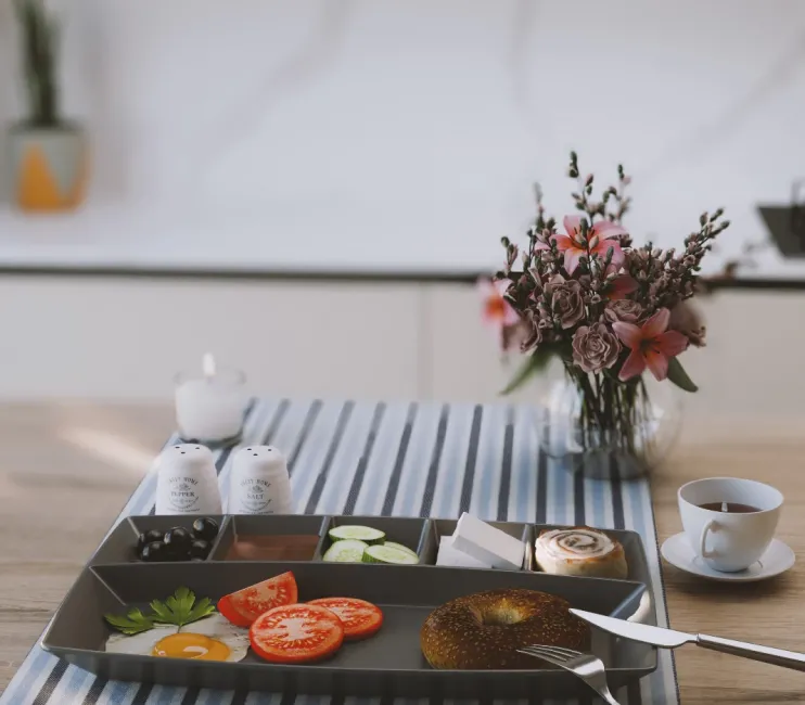 6 Bölmeli Polikarbon Kahvaltı Tabağı , 30x20 Cm, Sunum Tabağı, Antrasit