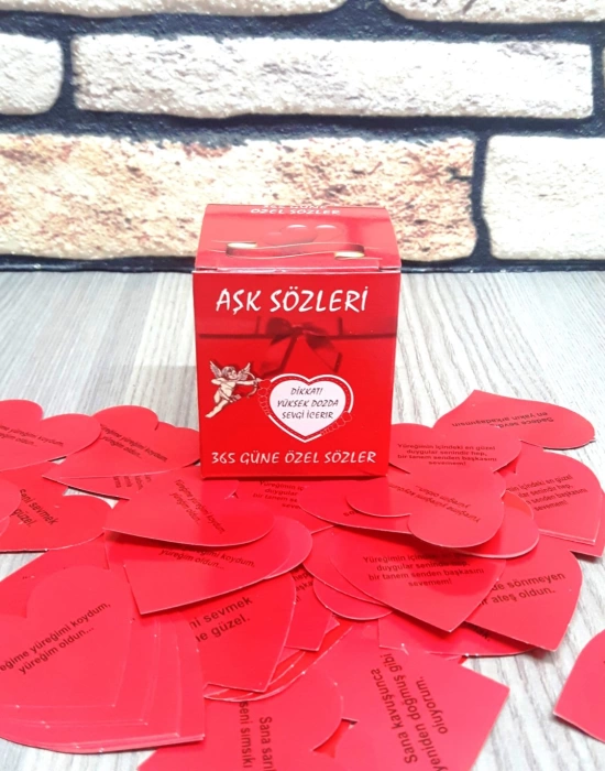 365 Gün Romantik Sözler Yazılı Kalpli Kartlar