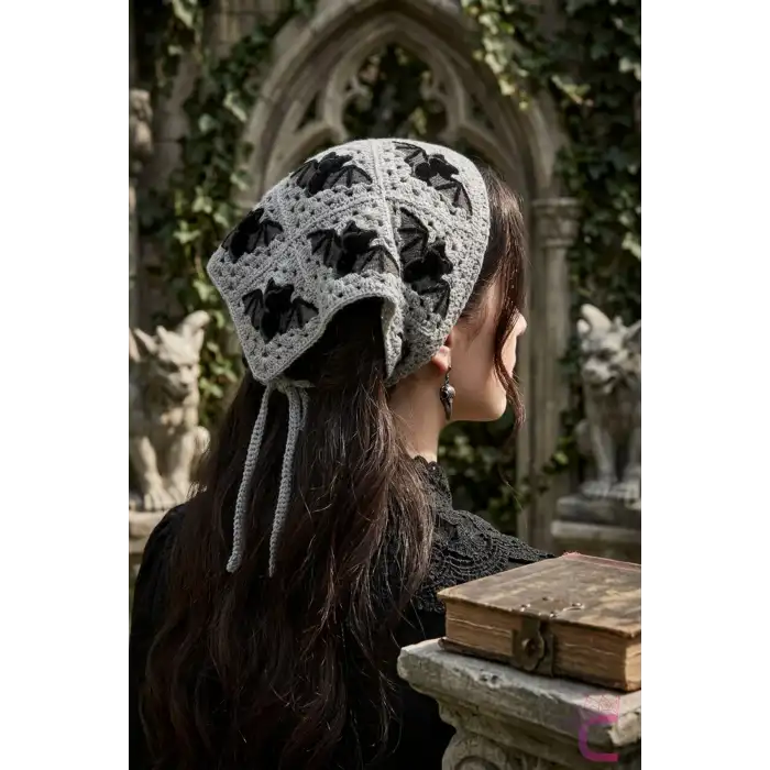 Retro Gotik Yarasa Motifli El Örgüsü Saç Bandanası - Tatil Günlük File Örme Üçgen Bandana