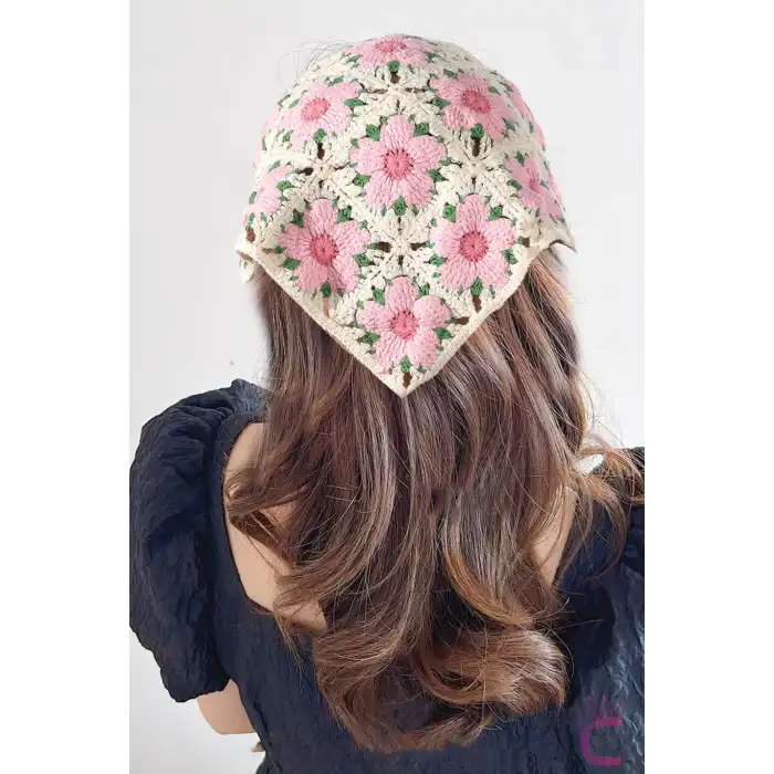 Pastel Tonlu Çiçekli Dantel İşlemeli Bohem Örme Üçgen Bandana - Hediyelik Yazlık Örgü Saç Bandanası