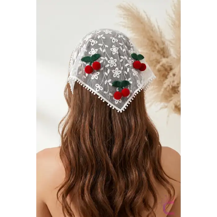 3D Boyutlu Kirazlı Beyaz Tül Çiçekli Puantiyeli Bohem Dantelli Saç Bandanası - Yazlık Üçgen Bandana