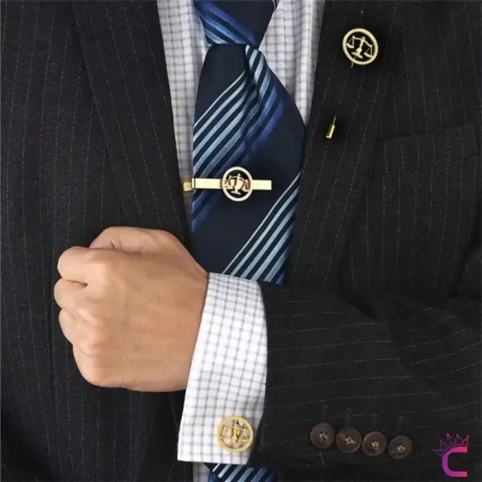 Avukat Hakim Savcı Adalet Broş Gold - Yaka Rozeti İğnesi Pin Broş Terazi Burcu Aksesuar Hediyesi