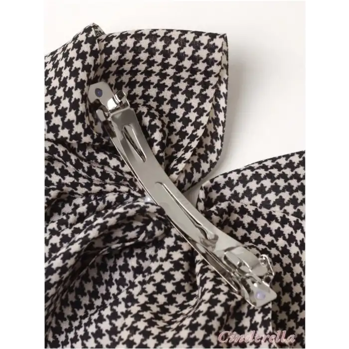 Balıksırtı Desenli İncili Taşlı Zarif Fiyonk Otomatik Toka - Yeni Sezon Fiyonklu Klipsli Saç Tokası