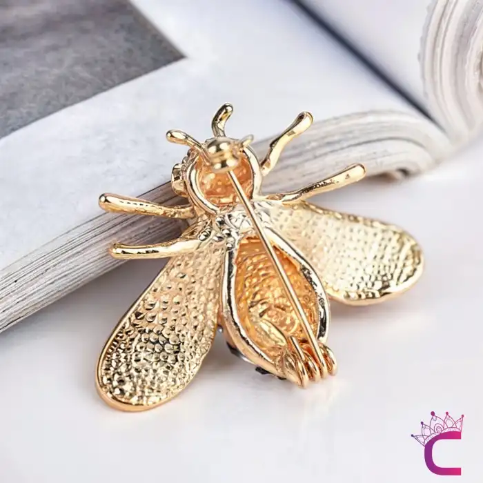 Beyaz İncili Kristal Taşlı Tasarım Arı Broş - Hediyelik Kadın Aksesuar Elbise Ceket Yaka İğnesi Broş