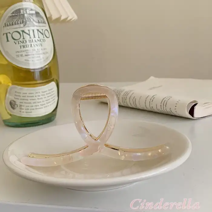 Fiyonk Model Hologram Desenli Kemik Mandal Toka Krem 11.5 cm - Yeni Trend Mandallı Saç Topuz Tokası