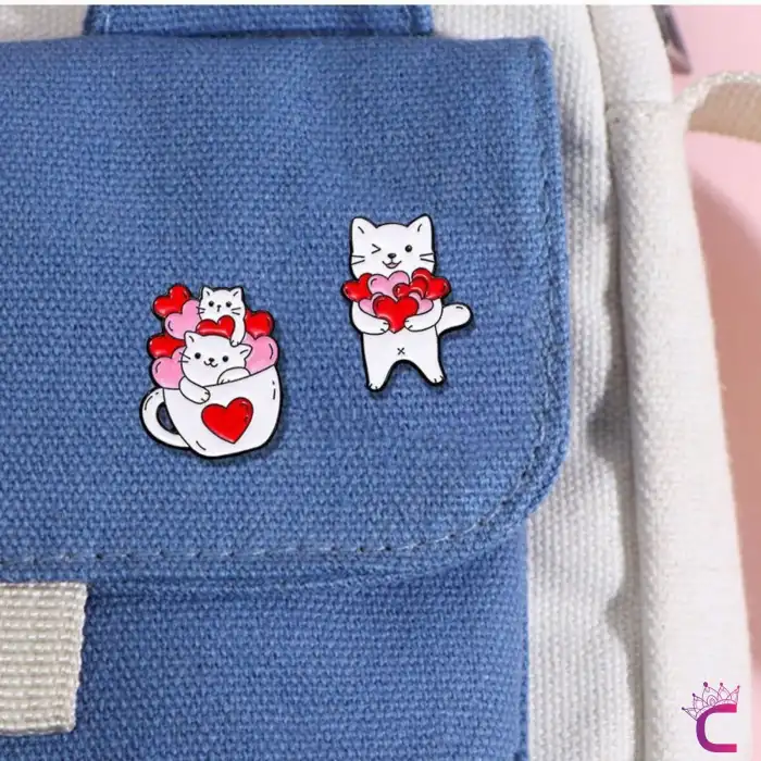 Full of Love Sevimli Kalpli Kedi Pin Broş - Hediyelik Aşk Sevgili Arkadaş Çanta Şapka Süsü Rozeti