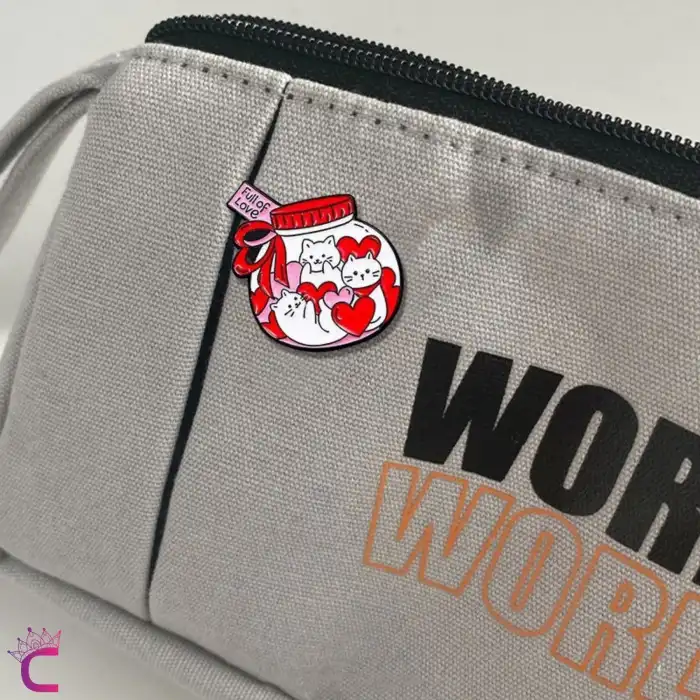 Full of Love Sevimli Kalpli Kedi Pin Broş - Hediyelik Aşk Sevgili Arkadaş Çanta Şapka Süsü Rozeti