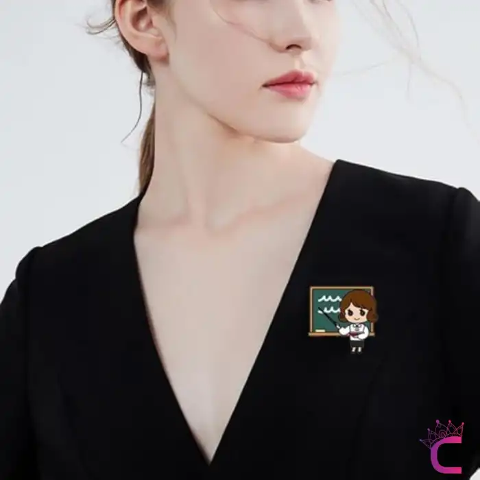 Öğretmen Tasarım Broş - Hediyelik Okul Öğrenci Öğretmenler Günü Hediyesi Yaka İğnesi Meslek Broşu