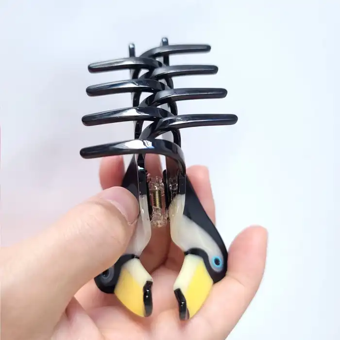 Tukan Kuşu Model Lüks Asetat Kemik Büyük Mandal Toka 11.5cm - Bahar Sezonu Kadın Mandallı Saç Tokası