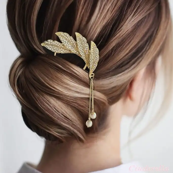 Tüy Tasarım Sallantılı İncili Metal Topuz Tokası - Anne Öğretmen Arkadaş Hediyelik Saç Aksesuarı