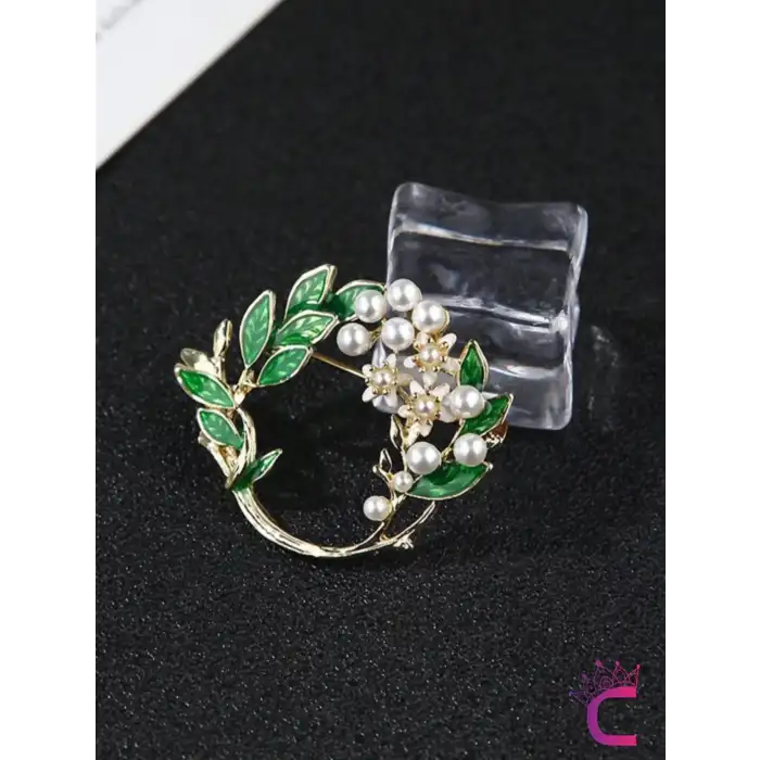 Zarif Yeşil Yapraklı İncili Çiçekli Kadın Çelenk Broş - Hediyelik Elbise Ceket Yaka İğnesi Rozeti