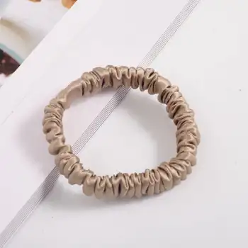 %100 Saf İpek Küçük Scrunchie Saç Tokası Renk3 - Günlük Pratik Ekstra Elastik Lastikli Simit Toka
