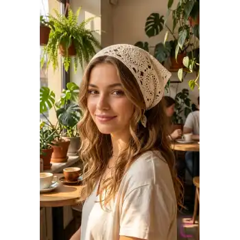 Çiçek Motifli Örme Bohem Üçgen Bandana Ekru - Hediyelik Yazlık Plaj Tatil File Örgü Saç Bandanası