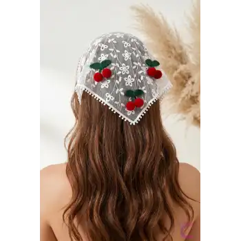 3D Boyutlu Kirazlı Beyaz Tül Çiçekli Puantiyeli Bohem Dantelli Saç Bandanası - Yazlık Üçgen Bandana