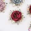 İncili Kristal Taşlı Kırmızı Kumaş Çiçek Gül Broş - Gold Yaprak Yaka Çiçeği İğnesi Aksesuar Hediyesi