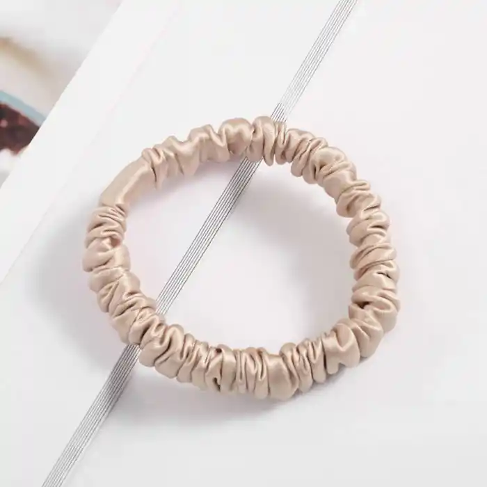 %100 Saf İpek Küçük Scrunchie Saç Tokası Renk1 - Günlük Pratik Ekstra Elastik Lastikli Simit Toka