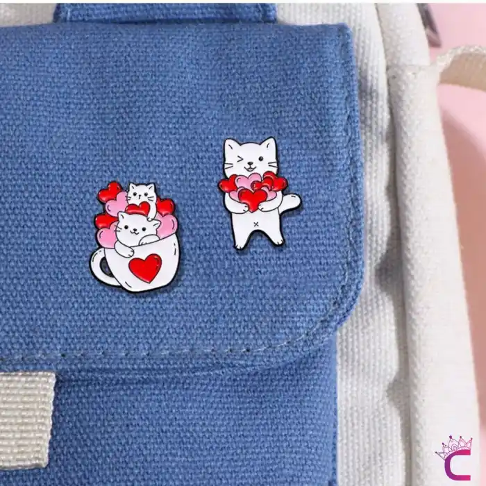 Full of Love Sevimli Kalpli Kedi Pin Broş - Hediyelik Aşk Sevgili Arkadaş Çanta Şapka Süsü Rozeti