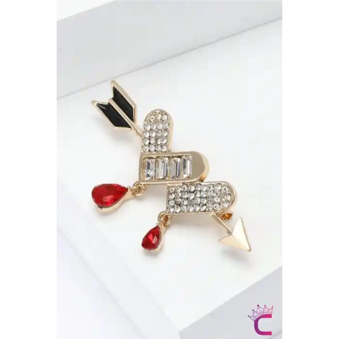 Kırmızı Zümrüt Taşlı Sallantılı Aşk Oklu Kalpli Kadın Broş - Hediyelik Sevgililer Günü Hediyesi Broş