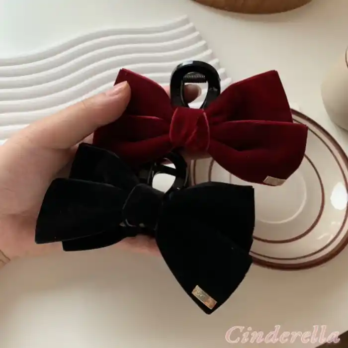 LoveDays Mat Kadife Kumaş Büyük Boy Fiyonk Model Kadın Mandal Toka Siyah - Mandallı Saç Topuz Tokası