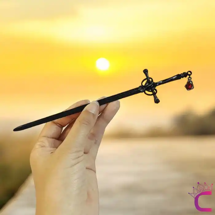 Red Rhine-Stone Taşlı Sallantılı Siyah Kılıç Tasarım Metal Saç Topuz Tokası 20cm - Çubuk Topuz Toka