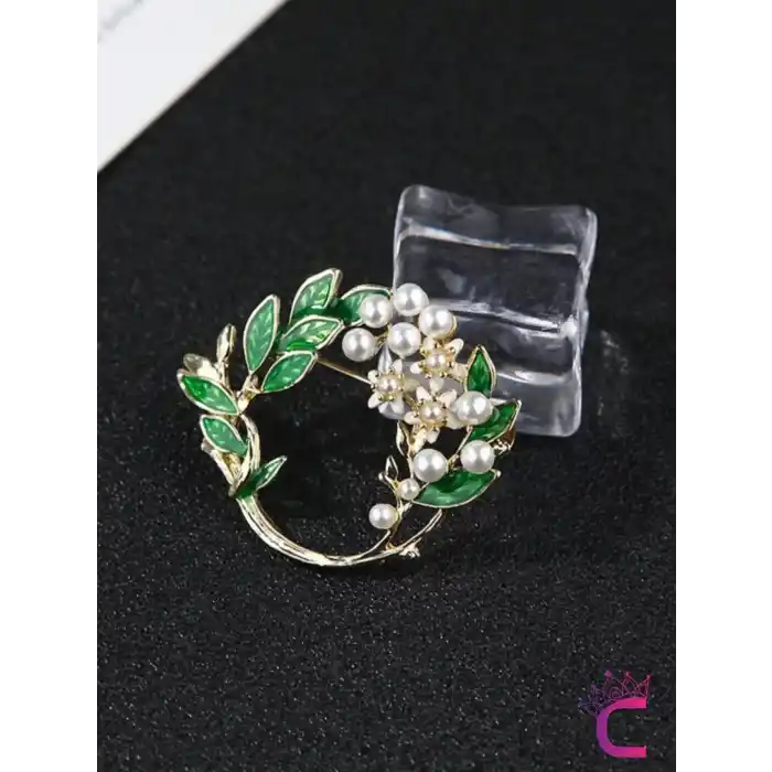 Zarif Yeşil Yapraklı İncili Çiçekli Kadın Çelenk Broş - Hediyelik Elbise Ceket Yaka İğnesi Rozeti