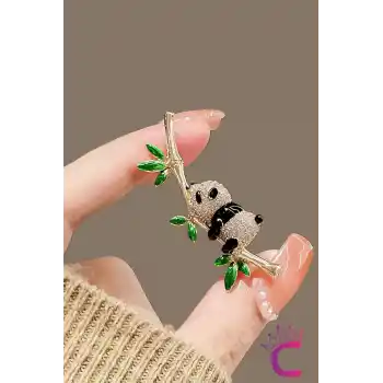 Dal Üstünde Sevimli Panda Tasarım Kristal Taşlı Broş - Hediyelik Kadın Ceket Yaka İğnesi Broşu