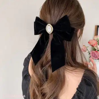 İncili Çiçek Gül Detaylı Siyah Mat Kadife Fiyonk Otomatik Toka - Zarif Fiyonklu Kadın Saç Tokası