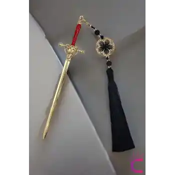 Kırmızı Gold Kılıç Tasarım Siyah Püsküllü Metal Topuz Toka 20cm - Kadın Firkete Çubuk Topuz Tokası