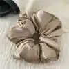 Yumuşak Saten Büyük Boy Pillow Scrunchie Toka Bej - Rahat Geniş Esnek Simit Lastikli Saç Tokası