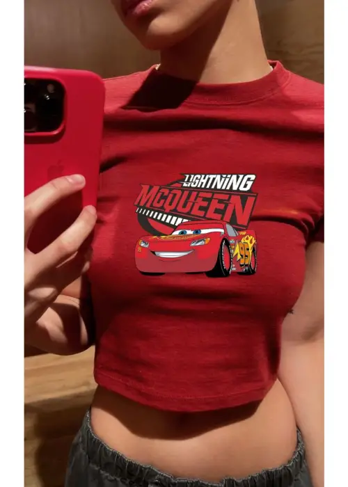 Kırmızı Şimşek Mcqueen Model Kadın Crop Body Tişört