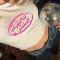 Y2K Sokak Stili Pembe Dünya Future Junk Desenli Kısa Kollu Beyaz Crop Body